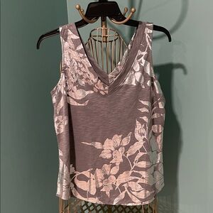 🩶White House Black Market Tank🩶